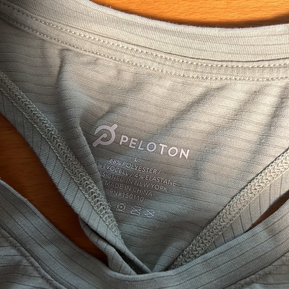 Large sage peloton woman’s workout tank top with twist back - Picture 2 of 5